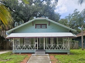 Building Photo - 1212 E 32nd Ave