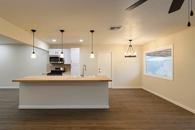 Photo - Newly Renovated NE San Antonio 3 bedroom home in established neighborhood-You do not want to miss...