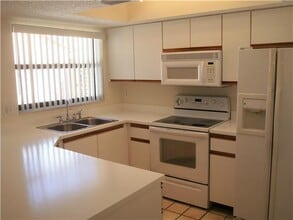 Building Photo - 13717 Yarmouth Dr