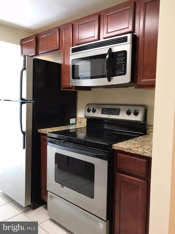 Foto del edificio - 18120 Chalet Dr