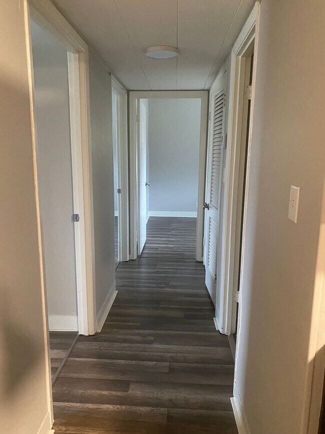 Foto del edificio - 3 bed/1 bath on a corner lot!