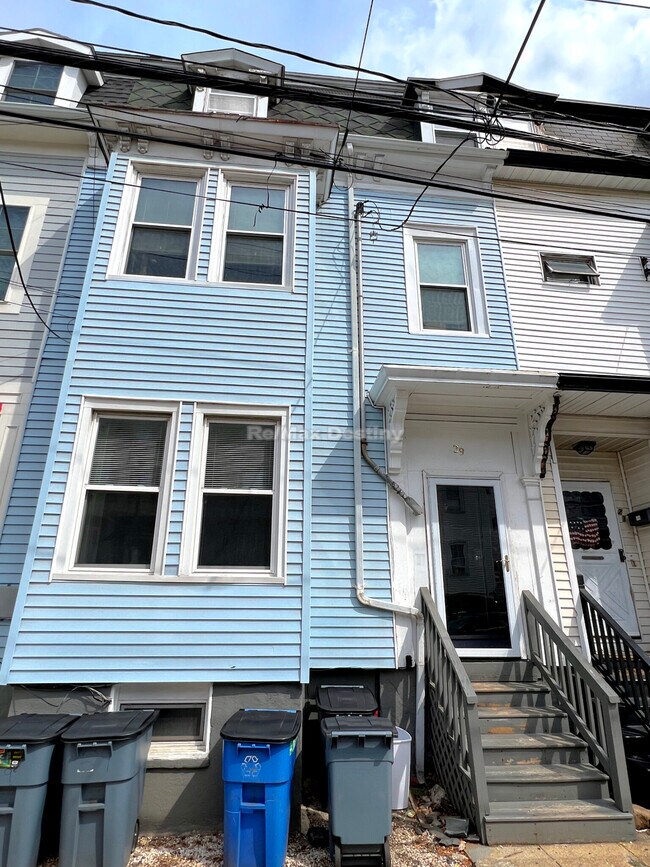 Building Photo - 29 Brighton St