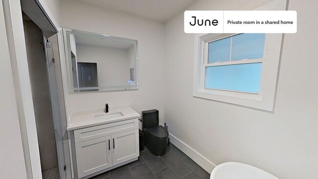 Foto del edificio - Room in Shared 5 bed/2 bath home