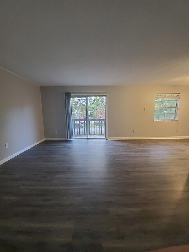 Building Photo - 8480 Beech Ave - 1