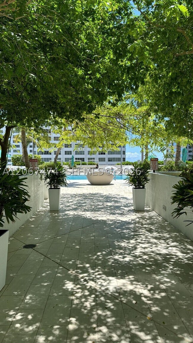Foto del edificio - 950 Brickell Bay Dr