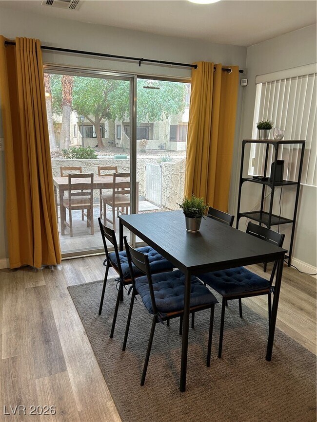 Building Photo - 5045 Spencer St