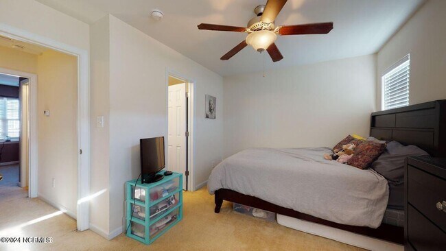 Building Photo - 8003 Banister Loop