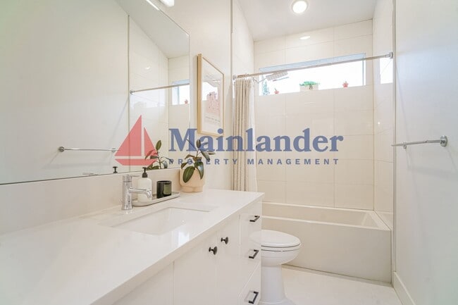 Foto del edificio - Modern Living in the Heart of Richmond, Just Blocks from Division Street This Home will not last ...