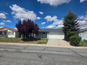 Building Photo - 3182 Desatoya Dr