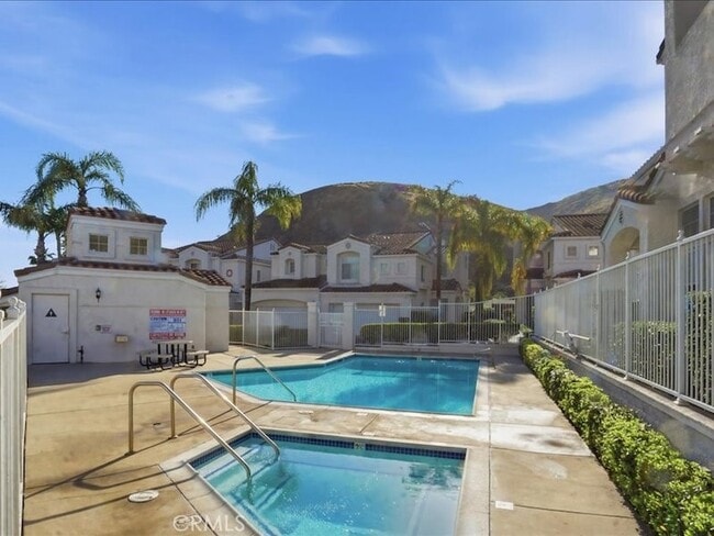 Building Photo - 356 Carrione Ct