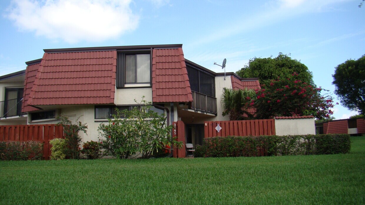 Foto del edificio - 3845 Victoria Dr