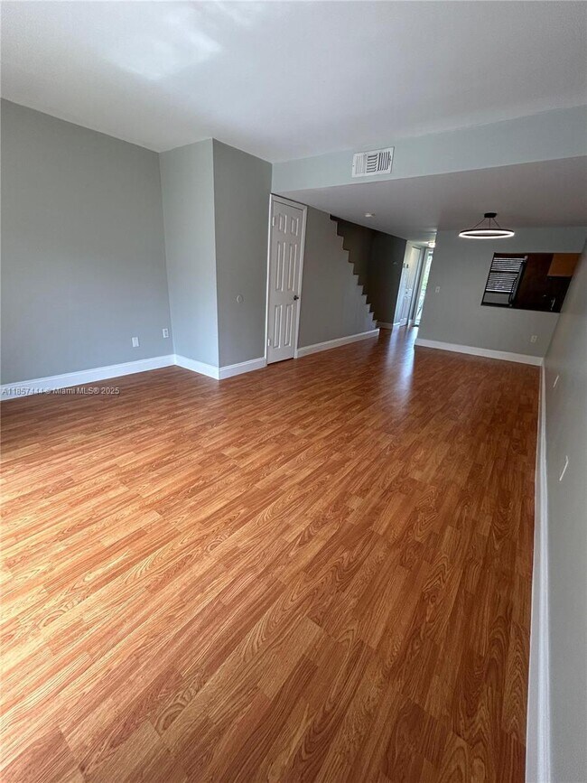 Foto del edificio - 4600 SW 67th Ave