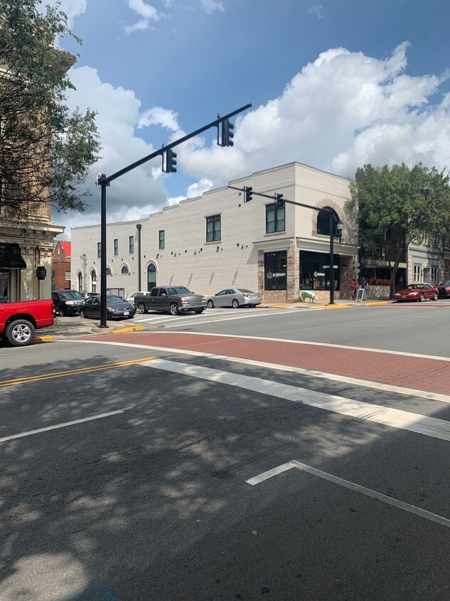 Street View - 10 W 1st Ave