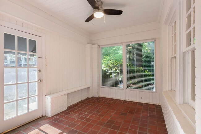 Photo - Spacious 1/1 Condo w/ Enclosed Patio & Off...