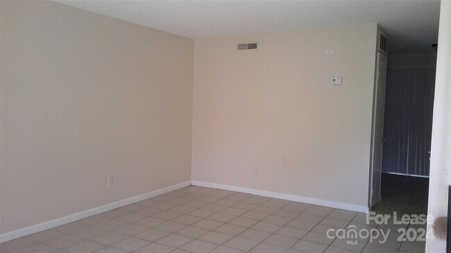Foto del edificio - 405 17th Ave NW