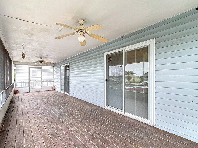 Building Photo - 13918 Raie Ave