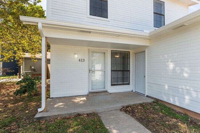 Foto del edificio - 1/2 off first months rent!