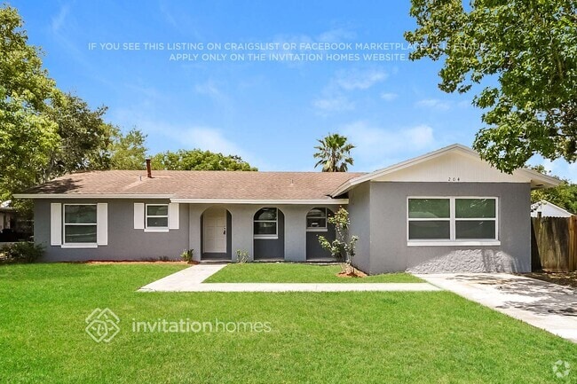Building Photo - 204 N Alderwood St