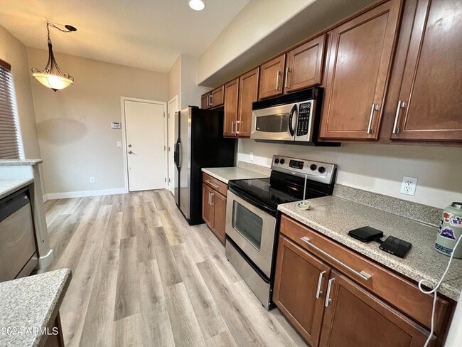 Foto del edificio - 15842 N 73rd Ln