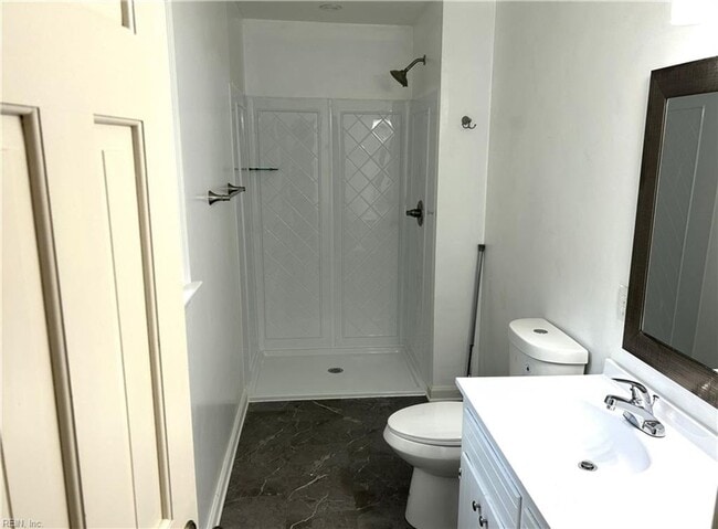 Building Photo - 203 Kenmar Dr