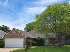 Building Photo - 1109 Westgrove Dr