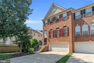 Building Photo - 13627 Cedar Run Ln