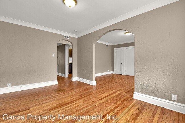 Building Photo - 4251-4909 S Kingshighway Blvd
