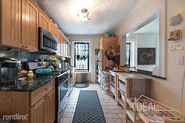 Building Photo - 367 14th St