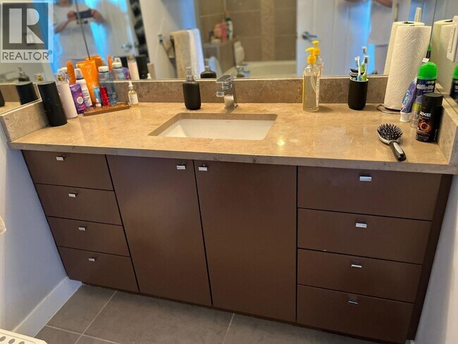 Photo du bâtiment - 2978 Glen Dr