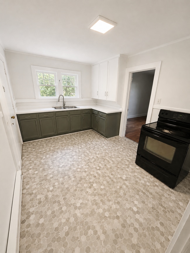 Building Photo - 42 Highland Ave