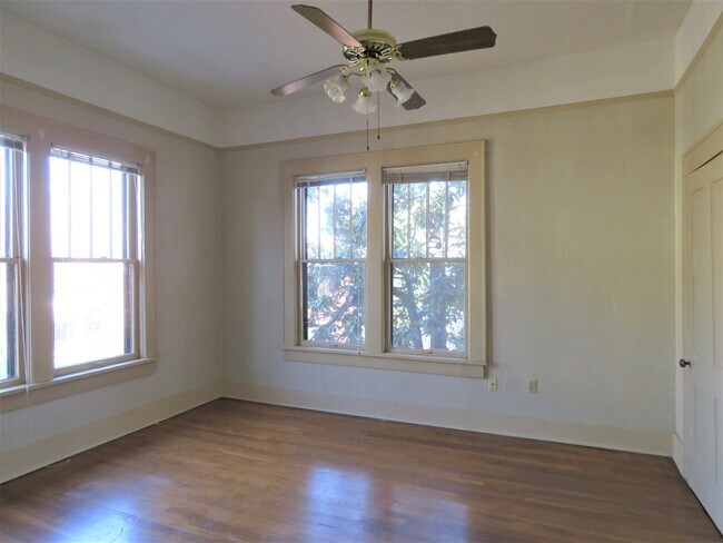 Foto del edificio - 511 E 7th St