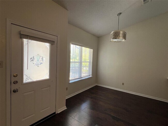 Foto del edificio - 2508 Enfield Rd
