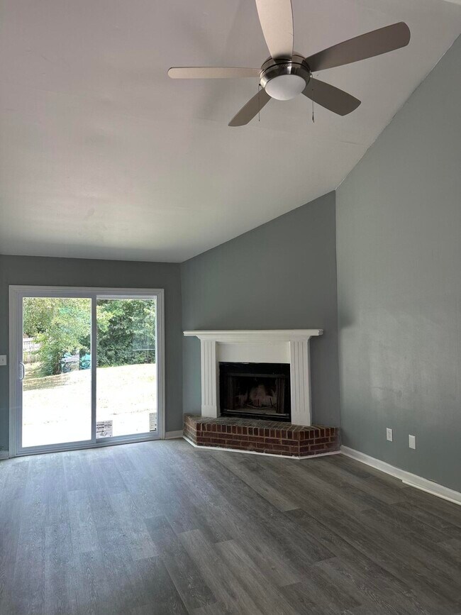 Foto del edificio - 4312 Wild Rose Dr