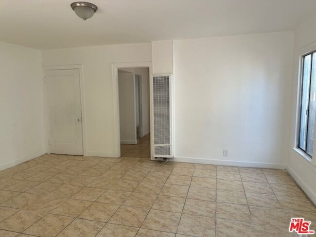 Foto del edificio - 652 E 74th St