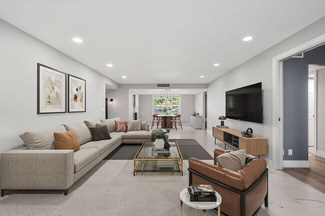 Building Photo - Spacious Condo in Boca Teeca