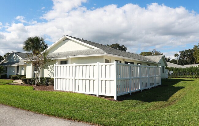 Front View - 41 Lake Forest Pl