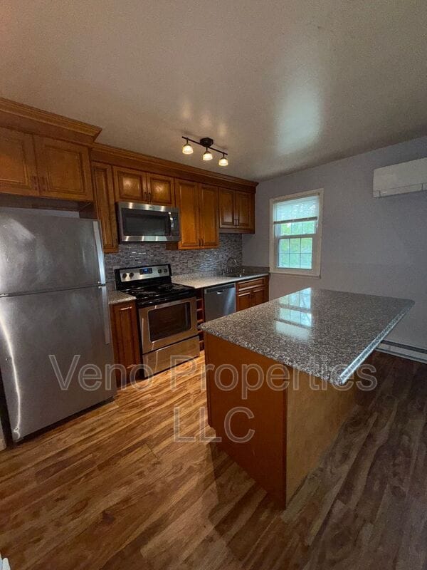Building Photo - 30 Limerick Dr