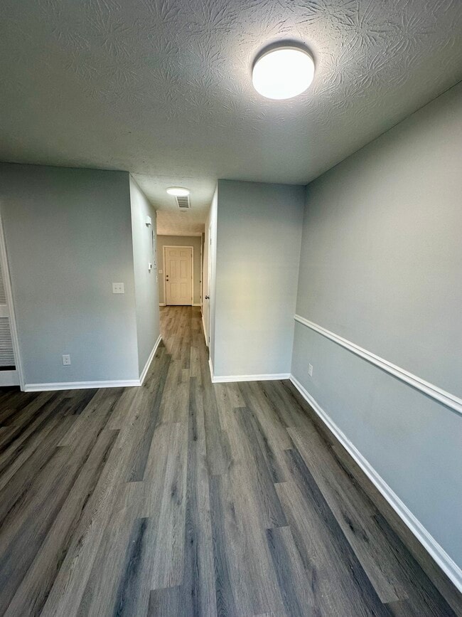 Building Photo - 1749 Hunting Creek Dr SE