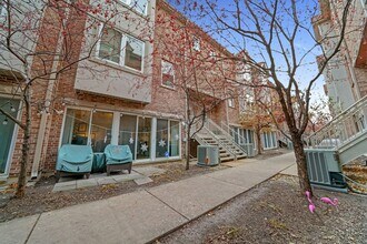 Building Photo - 3864 Wehrman Ave