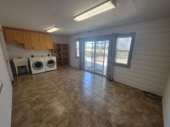 Building Photo - Charming 1 Bedroom 1 Bath Home For Rent in Corning!