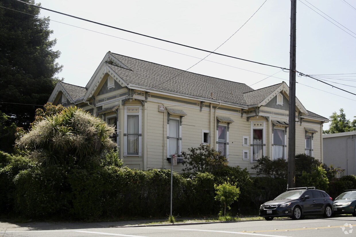 Primary Photo - 3201 California