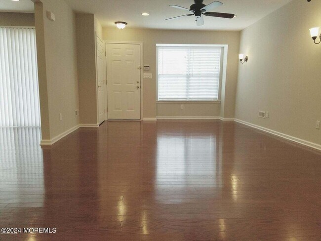 Building Photo - 150 Brookfield Dr