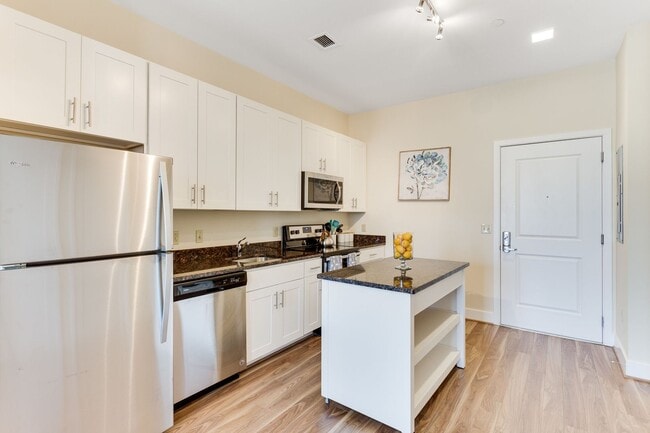 Interior Photo - 706 North