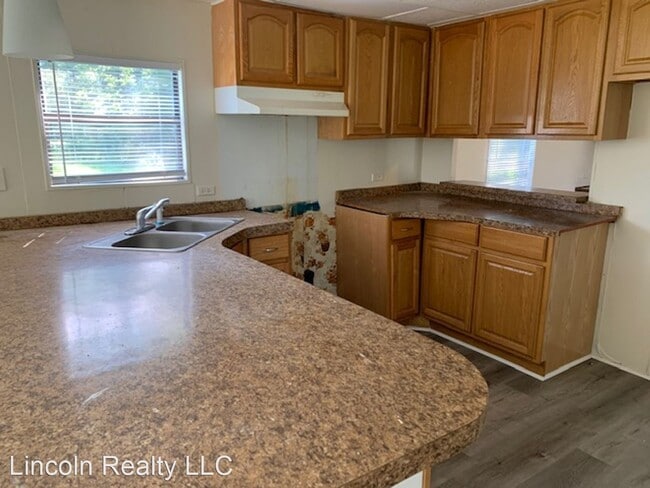 Building Photo - 3 br, 2 bath House - 6666 Union Road*