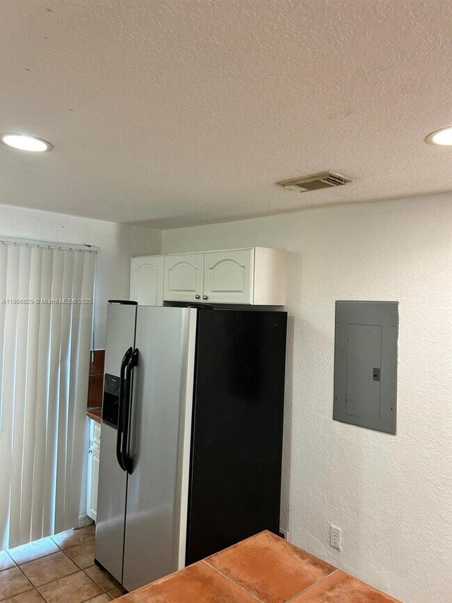 Foto del edificio - 5725 NW 109th Ave