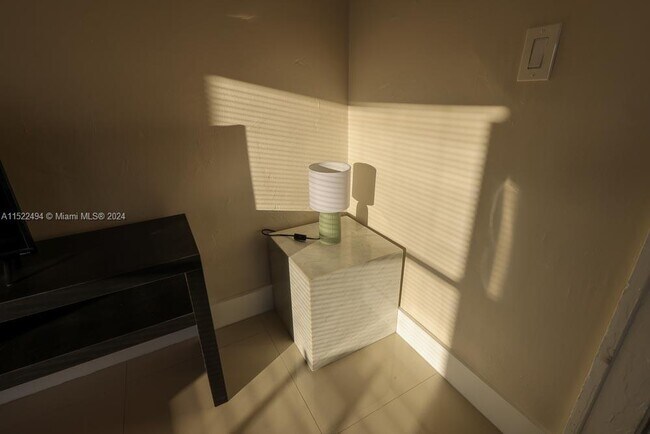 Foto del edificio - 1753 SW 13th St