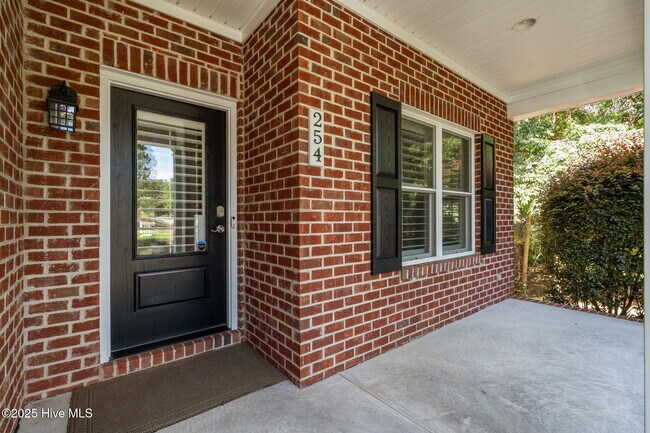 Foto del edificio - 254 Juniper Creek Blvd