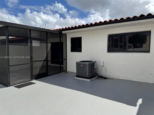 Foto del edificio - 9425 SW 4th Ln