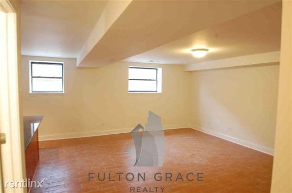 Building Photo - 1312 W North Shore Ave