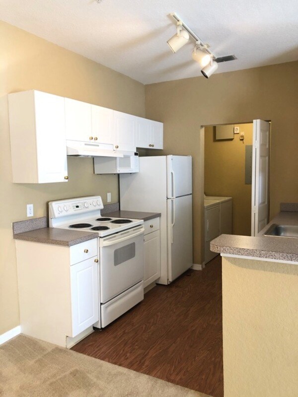 Building Photo - 854 Grand Regency Pointe